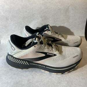 Brooks Adrenaline GTS 22 Women's Running Shoes in Gray